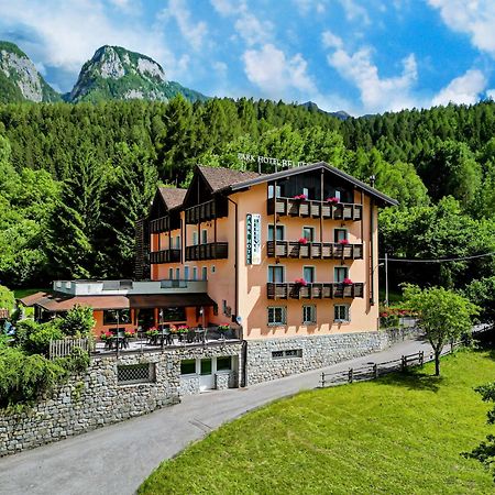 Park Hotel Bellevue Dimaro Luaran gambar