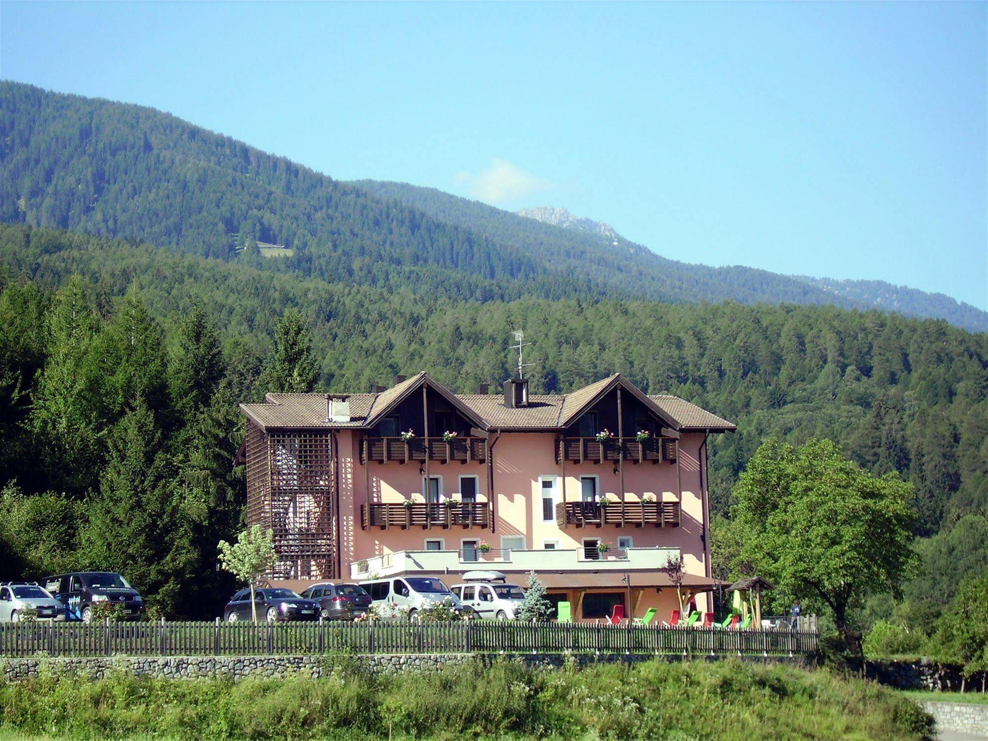 Park Hotel Bellevue Dimaro Luaran gambar