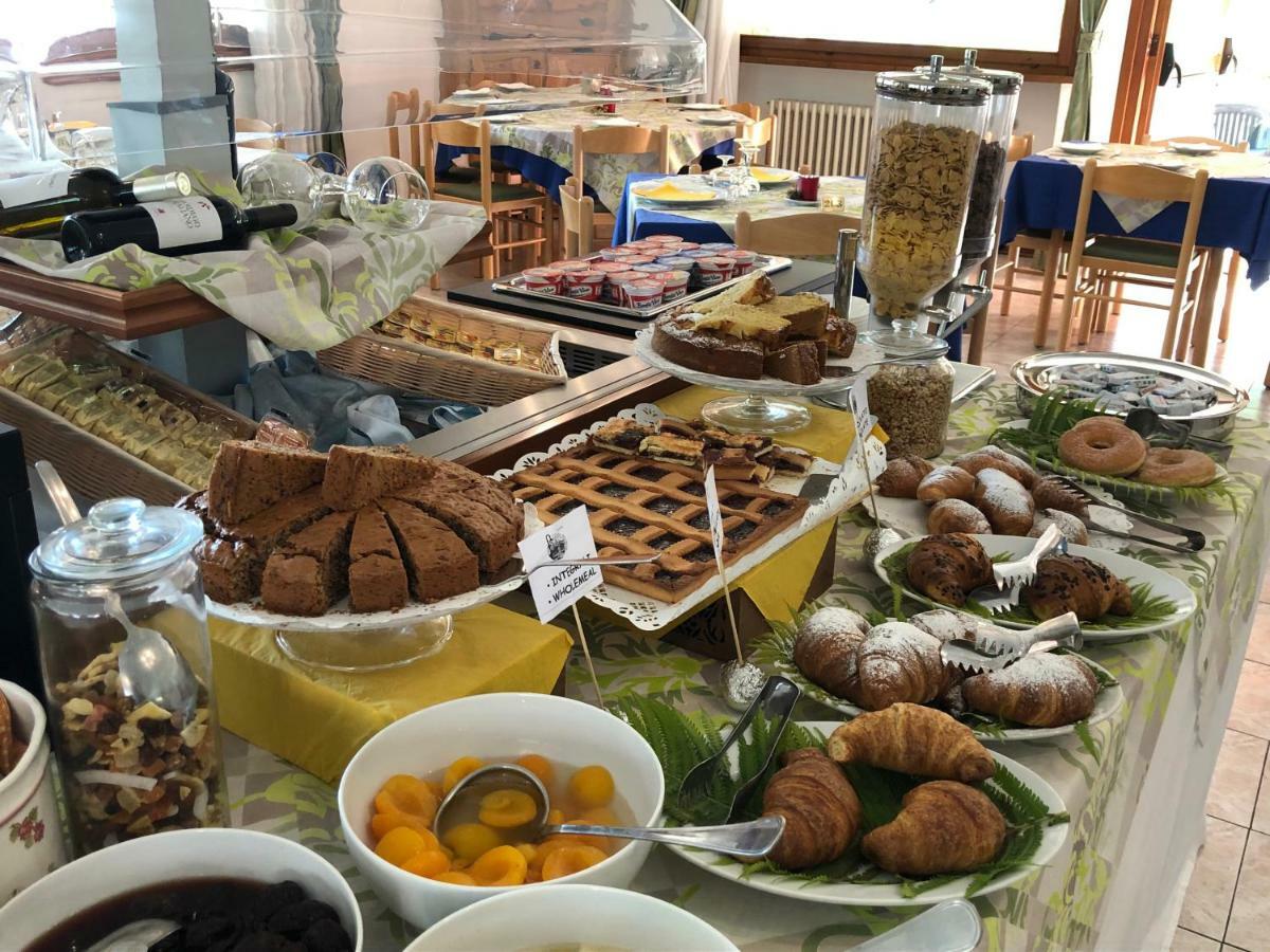 Park Hotel Bellevue Dimaro Luaran gambar